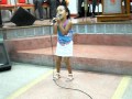 Isabella cantando Abra os meus olhos 14 04 11