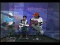 fernandinho do cavaco, 11 anos, toca brasileirinho de waldir azevedo. acompanhado pelo baterista e percusionista demazinho, e por seu pai, almerom, no viol�o.