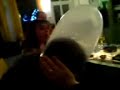 Kondom auf Kopf aufblasen Kondom auf Kopf aufblasen