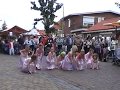 Naomy en Melanie dansen in Kruiningen