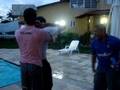 hilton jogando thomaz na piscina