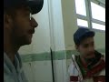 capatosta e etcko beatbox nel bagno della scuola