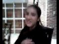 aca imitacion de la enana,enana: che X, me prestas un lapiz?enana: X ..(le toca el brazo levemente)x: ayyyy ayy la vacuna la vacuna ay ay yy profesoraa profesora manuela me toco la vacuna ay ay