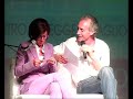 Marco Travaglio intervista Maria Stella Gelmini (8 luglio): http://www.youtube.com/watch?v=vwb9-vQzpjY&feature=related