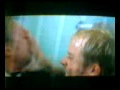 Memento-Guy Pearce forgot about his clothes