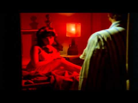 محمود عبد العزيز بيحسس على طيز مديحة كامل +18