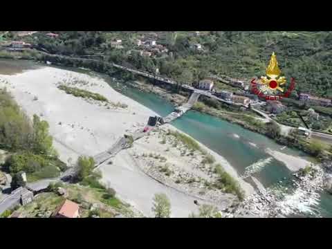 Crollo ponte Albano Magra volato