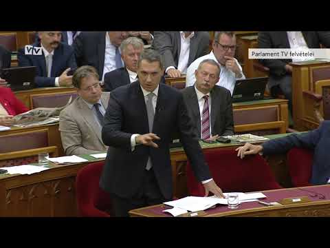 Lázár János: Helytelen politikát csinálni egy civil szervezet működéséről