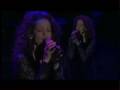 Perla Batalla sings Suzanne live in Spain