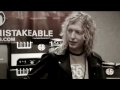 i got together with peter stroud, guitar player from sheryl crow and co-owner of 65 amps and discussed the future of the music business and what it's like to run your own business. peter is one of the nicest guy in the business and a true musical spirit.

enjoy !
peace out !

themomozone