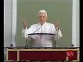 Benedetto XVI . Termina Angelus, ma dimentica la Benedizione Benedetto XVI . Termina Angelus, ma dimentica la Benedizione