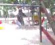 videos de warrazo en un columpio
