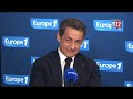 angela merkel fait une d�claration d'amour enflamm�e � nicolas sarkozy. retrouvez les chroniques de nicolas canteloup sur http://www.europe1.fr/divertissemen...