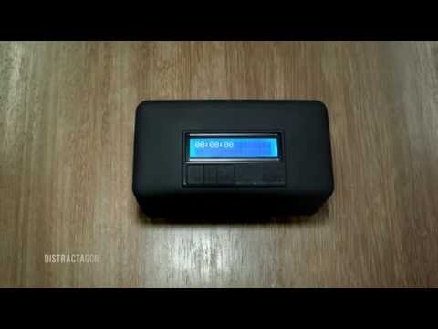 Pajisja që ju mban larg telefonit! (Video) Pajisja që ju mban larg telefonit! (Video)