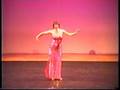 videos de Helen performs a slow cabaret belly dance