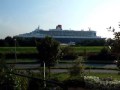 queen mary2 langs maassluis queen mary2 langs maassluis