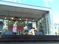 jazz-espa: johanna & mikko iivanainen duo, espan lava 18.7.2008
johanna iivanainen, laulu
mikko iivanainen, kitara

kappale: itkev� huilu
s�velt�j� merikanto oskar, op. 52/4
sanoittaja larin-ky�sti

tein min� pajusta hilpe�n huilun,
mutt' en ��nt� ma siihen saanut,
ajattelin: 