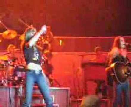 RACHEL ALLYN SINGS WITH GRETCHEN WILSON