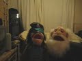 Puppets mime to I\