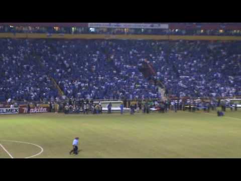 El salvador jajaja hay estamos