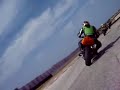 Max68 in rettilineo con una ruota su Z1000 - Pescarabikers