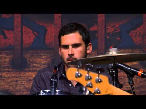 Wade Bowen Performs
