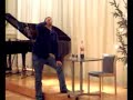 Paavo Arhinm�ki juo kolaa