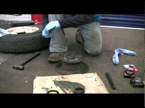 landroverworkshopDVD.com how to change landrover and discovery wheelbearings brake pads and discs