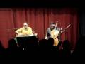 Na violoncello doprovází Pepa Klíč. Živě z klubu Šelepka 27.11.2008.