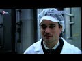 Estilizado reportaje de TV austriaco sobre el food design, la industria de la alimentación, como se desarroolan y crean productos alimentarios que luego se venden (consumen) mejor ante el consumidor.