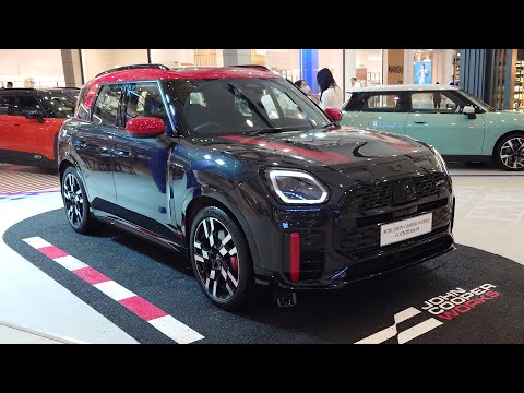2025 MINI Countryman JCW ALL4 / In-Depth Walkaround Exterior & Interior