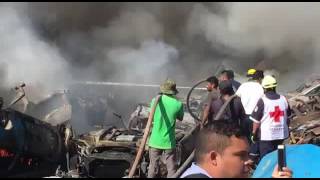 Incendio en deshuesadero de carros - Madero