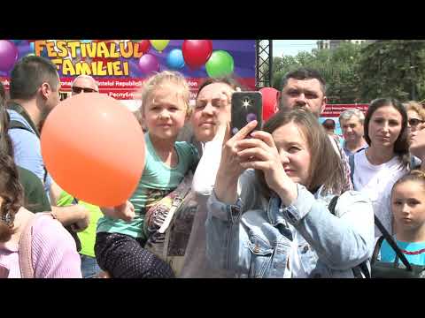Igor Dodon împreună cu familia a participat la Festivalul Familiei