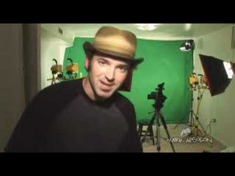 markapsolon - http://www.markapsolon.com This is a new updated video about chroma key (green screen). We go over what chroma key is and how it works, chroma key muslins (c...