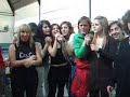 profes i alumnes cantant al sing star a lies st  just 