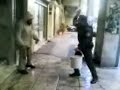Αντιμετώπιση αστέγου από αστυνομικούς