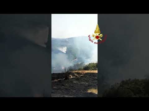 Incendio a Bagno a Ripoli (Fi). I vigili del fuoco in azione per lo spegnimento