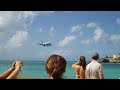 737 landing in St. Maarten (wide)