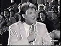 david soul e claire rilasciano un'intervista alla tv francese e rispondono alle domande del pubblico. nello spettacolo hanno cantato 