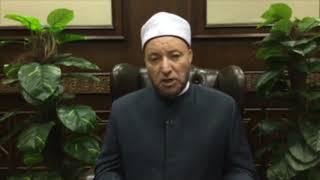 ما حكم صلاة المرأة وقدمها مكشوفة؟