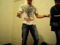 bailando musica satanica