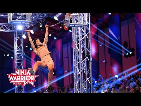 S4E1 - Mara Oberlechner mit Wegbeschreibung durch Parcours