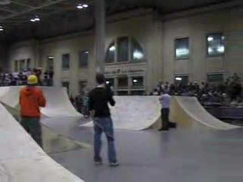 BMX BIKES TRICKS STUNTS CRASHES