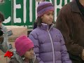 Raw Video: Obamas Hand Out Turkeys