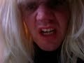 Blondinkjella testar nya Pepsodent White Now