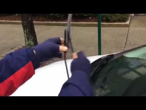 HOW To replace windshield wiper blades on a FORD FOCUS/FIESTA