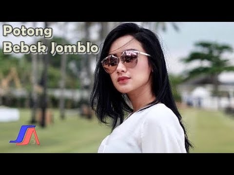 Cita Citata - Potong Bebek Jomblo (Official Video Lyric) Cita Citata - Potong Bebek Jomblo (Official Video Lyric)