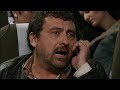 Con el culo al aire - Tino acude al tren a buscar a Dulce