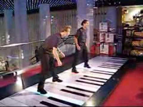 Hungarian Rhapsody on the F.A.O. Schwarz Piano in NYC.