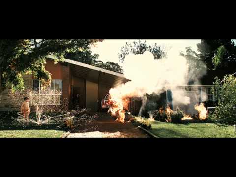 Accidents Happen Trailer Español